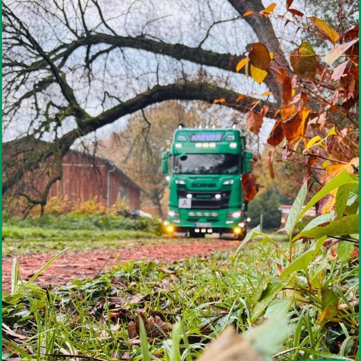 🍂 LKW-Liebe im Herbstmodus. 💚
Goldene Stimmung, volle Ladung – kommt gut in die Woche!
#kremer #greenteam... 🍂 LKW-Liebe im Herbstmodus. 💚
Goldene Stimmung, volle Ladung – kommt gut in die Woche!
#kremer #greenteam...