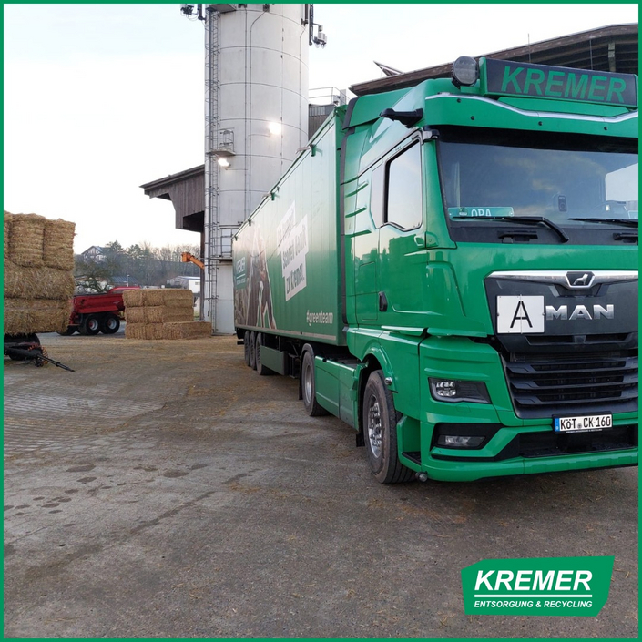 🚛 Ab in den Schwarzwald! 🌲
Strohtransport mit Vollgas – kurz vor den Feiertagen geben wir nochmal alles. 💪💚
#kremer... 🚛 Ab in den Schwarzwald! 🌲
Strohtransport mit Vollgas – kurz vor den Feiertagen geben wir nochmal alles. 💪💚
#kremer...