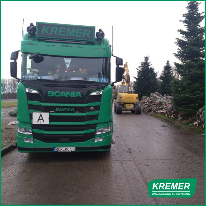 🌲 Weihnachtsmission! 🚛
Christian bringt Tannen vom Sauerland ins Münsterland – so kommt Weihnachten ins Rollen.... 🌲 Weihnachtsmission! 🚛
Christian bringt Tannen vom Sauerland ins Münsterland – so kommt Weihnachten ins Rollen....